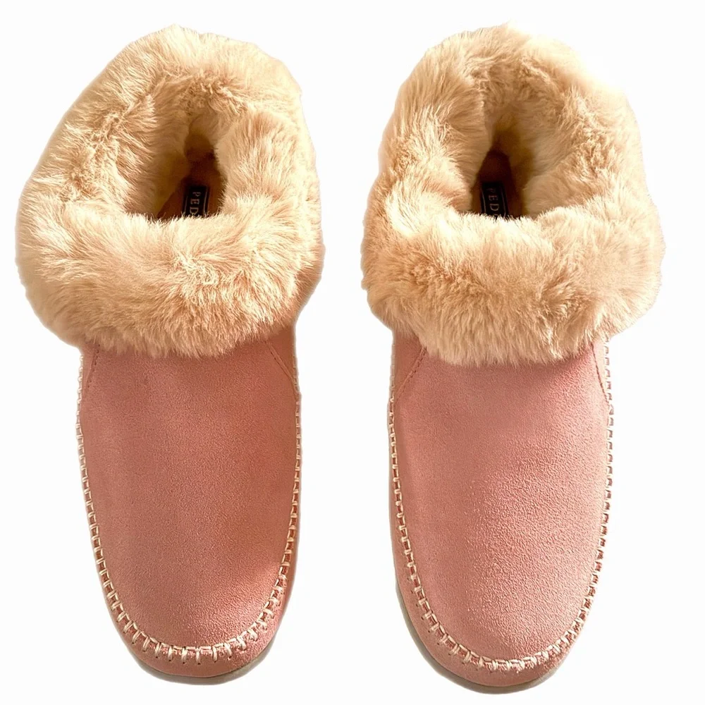 Cozy Women's Pink Fur-Lined Slippers - Picture 2 of 10